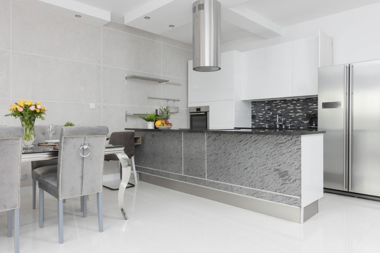 Warsaw Silver Residence By Renters Prestige Bagian luar foto