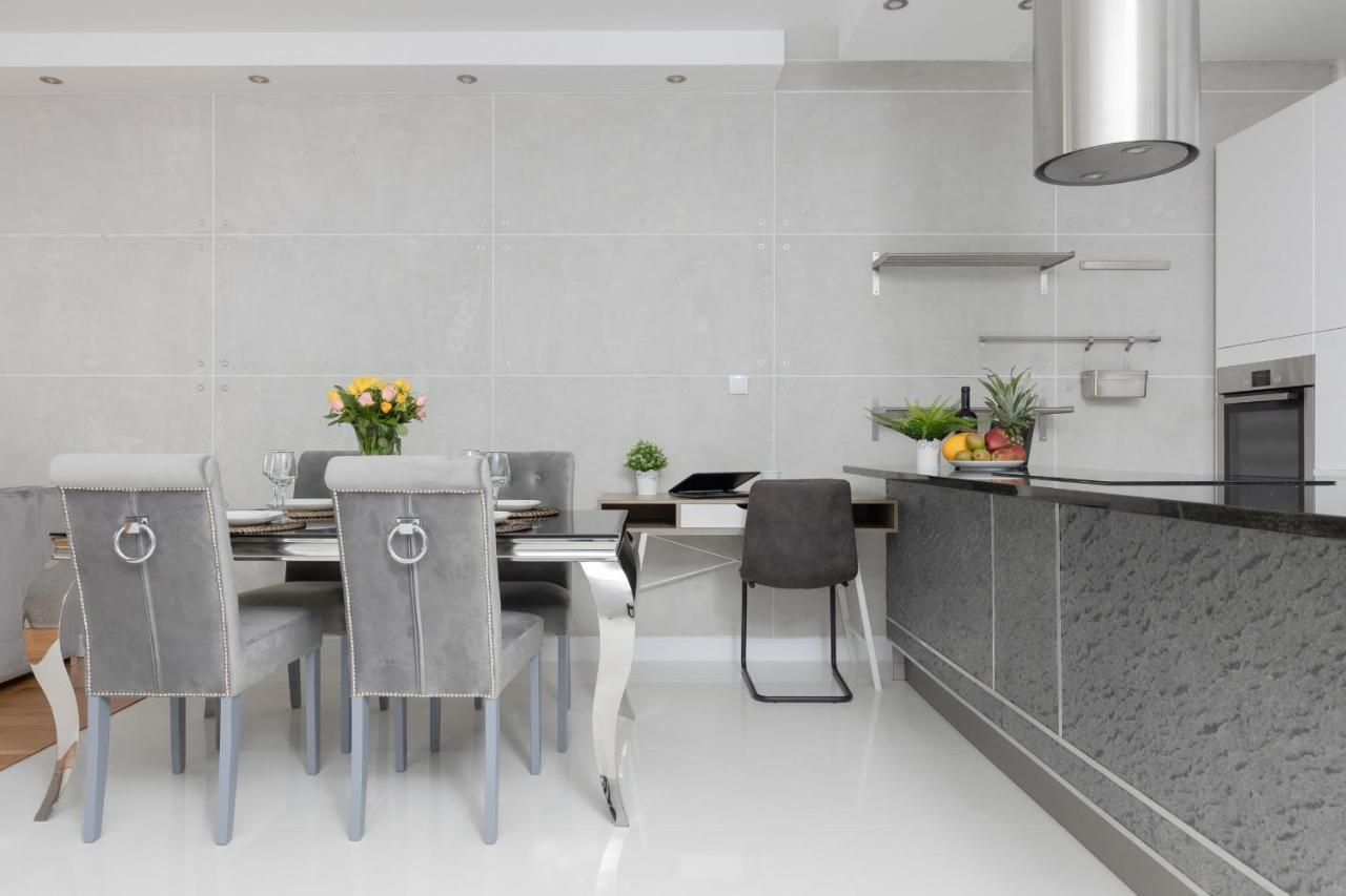 Warsaw Silver Residence By Renters Prestige Bagian luar foto
