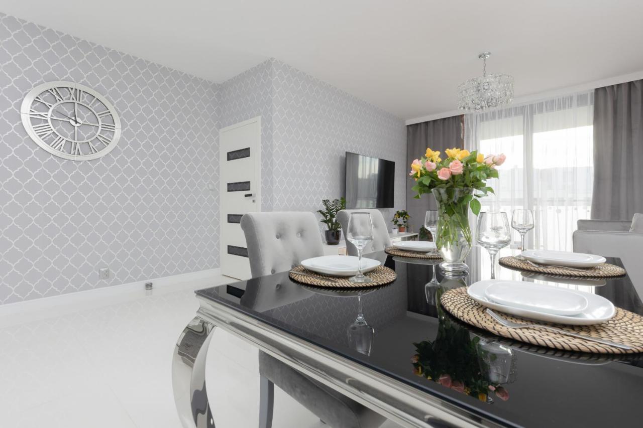 Warsaw Silver Residence By Renters Prestige Bagian luar foto